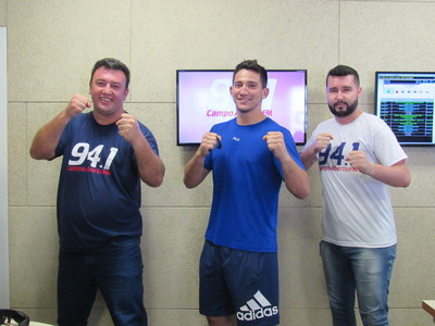 Daniel Costa  atleta de MMA visita a Campo Aberto FM
