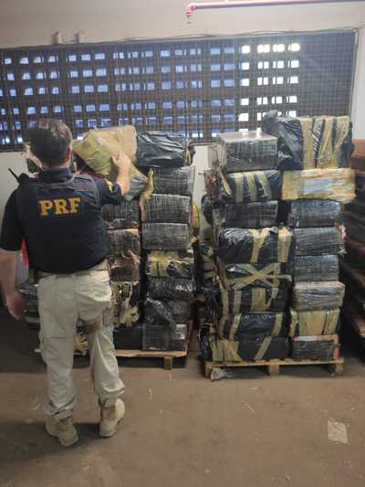 PRF apreende mais de 2 toneladas de maconha no ParanÃ¡