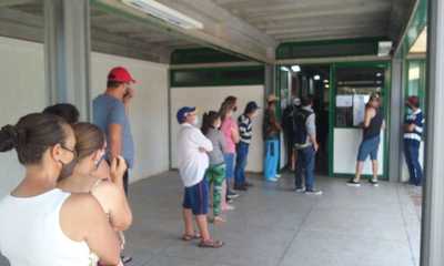 Muita fila para votar em Laranjeiras do Sul