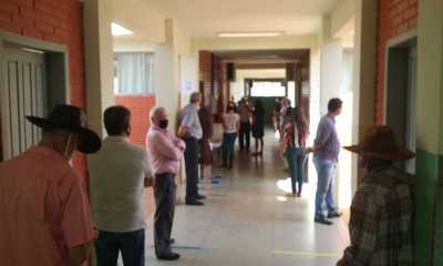 Muita fila para votar em Laranjeiras do Sul