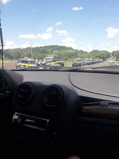 PRF mantÃ©m grande aparato policial em Nova Laranjeiras