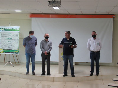CREA-PR e Coprossel firmam convÃªnio que democratiza o acesso dos produtores rurais Ã  assistÃªncia tÃ©cnica profissional