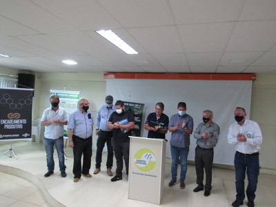 CREA-PR e Coprossel firmam convÃªnio que democratiza o acesso dos produtores rurais Ã  assistÃªncia tÃ©cnica profissional