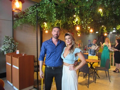 Inaugurou em Laranjeiras do Sul Giraffas Burger