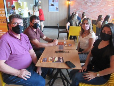 Inaugurou em Laranjeiras do Sul Giraffas Burger