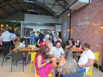 Inaugurou em Laranjeiras do Sul Giraffas Burger