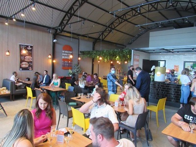 Inaugurou em Laranjeiras do Sul Giraffas Burger