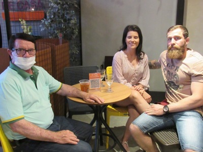 Inaugurou em Laranjeiras do Sul Giraffas Burger