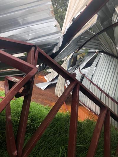 Temporal causa destruiÃ§Ã£o em Rio Bonito do IguaÃ§u