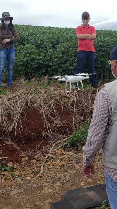 Sindicato Rural de Laranjeiras do Sul e SENAR â€“ PR proporcionam curso de operaÃ§Ã£o de drones a produtores 
