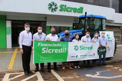 Programa Trator SolidÃ¡rio contempla associado do Sicredi em Laranjeiras do Sul