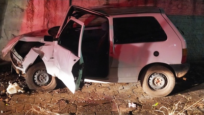 Laranjeiras: Condutor fica gravemente ferido apÃ³s colidir veÃ­culo contra Ã¡rvore