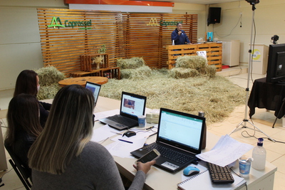 Coprossel  -  Conhecimento Ã© a semente da produtividade e rentabilidade no Agro