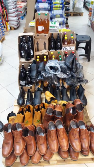 Chegou na BRN AgroveterinÃ¡ria a RaÃ§Ã£o Rangobom, Botinas Zebu e os Produtos Da ColÃ´nia 