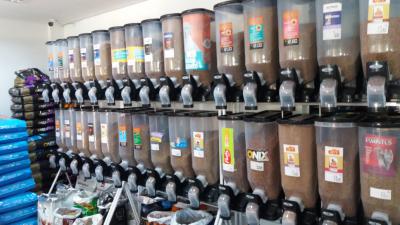 Chegou na BRN AgroveterinÃ¡ria a RaÃ§Ã£o Rangobom, Botinas Zebu e os Produtos Da ColÃ´nia 
