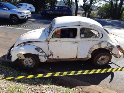 Cantagalo: Homem morre apÃ³s colidir Fusca contra carreta na BR 277