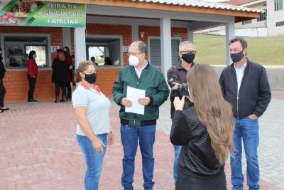 Poder pÃºblico em Rio Bonito do IguaÃ§u inaugurou (15/07) espaÃ§o fÃ­sico para Feira do Produtor Rural 