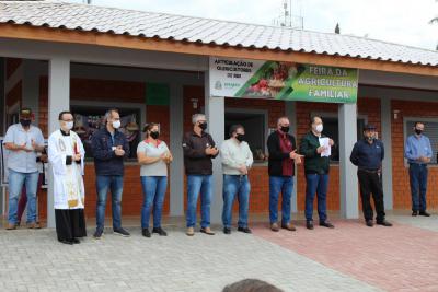 Poder pÃºblico em Rio Bonito do IguaÃ§u inaugurou (15/07) espaÃ§o fÃ­sico para Feira do Produtor Rural 