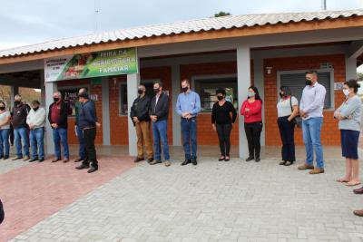 Poder pÃºblico em Rio Bonito do IguaÃ§u inaugurou (15/07) espaÃ§o fÃ­sico para Feira do Produtor Rural 
