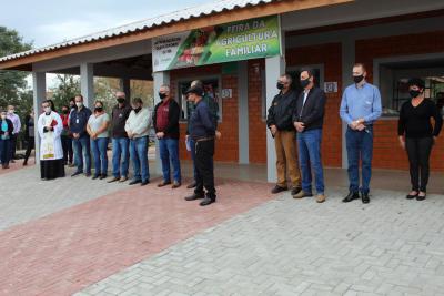 Poder pÃºblico em Rio Bonito do IguaÃ§u inaugurou (15/07) espaÃ§o fÃ­sico para Feira do Produtor Rural 