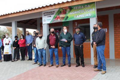 Poder pÃºblico em Rio Bonito do IguaÃ§u inaugurou (15/07) espaÃ§o fÃ­sico para Feira do Produtor Rural 