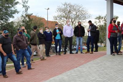 Poder pÃºblico em Rio Bonito do IguaÃ§u inaugurou (15/07) espaÃ§o fÃ­sico para Feira do Produtor Rural 