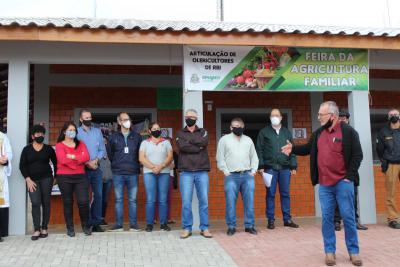 Poder pÃºblico em Rio Bonito do IguaÃ§u inaugurou (15/07) espaÃ§o fÃ­sico para Feira do Produtor Rural 