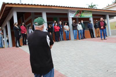 Poder pÃºblico em Rio Bonito do IguaÃ§u inaugurou (15/07) espaÃ§o fÃ­sico para Feira do Produtor Rural 