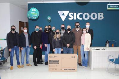 â€œVem comigo pro Sicoobâ€ premia cooperado em Laranjeiras do Sul 