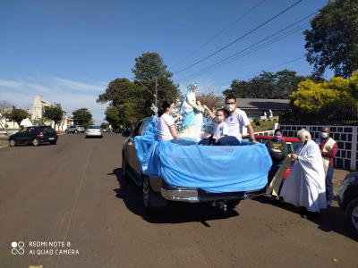 ProcissÃ£o e bÃªnÃ§Ã£o dos carros no dia da Padroeira Santâ€™Ana