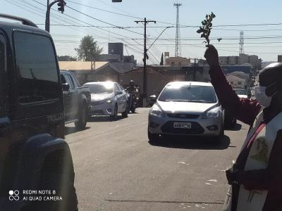 ProcissÃ£o e bÃªnÃ§Ã£o dos carros no dia da Padroeira Santâ€™Ana