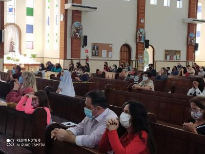 ProcissÃ£o e bÃªnÃ§Ã£o dos carros no dia da Padroeira Santâ€™Ana