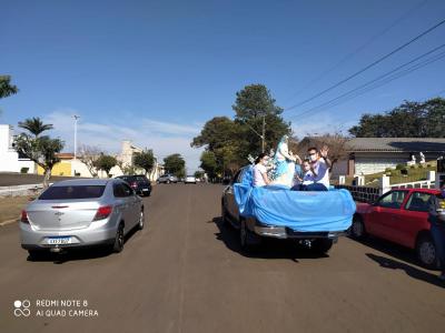 ProcissÃ£o e bÃªnÃ§Ã£o dos carros no dia da Padroeira Santâ€™Ana