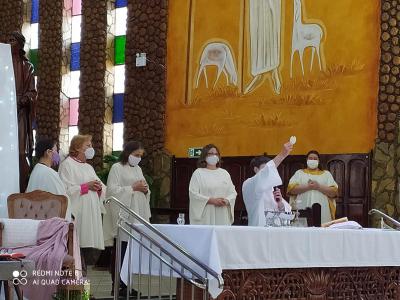 ProcissÃ£o e bÃªnÃ§Ã£o dos carros no dia da Padroeira Santâ€™Ana