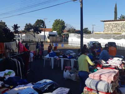 Igreja Metodista de Laranjeiras do Sul promove aÃ§Ã£o solidÃ¡ria e distribui 2 mil peÃ§as de agasalhos