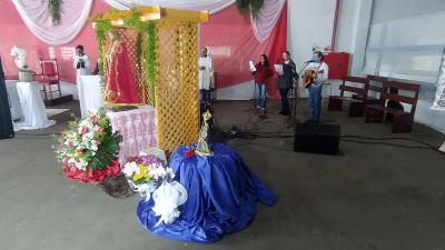 Missa Solene Abriu as CelebraÃ§Ãµes em Louvor ao Bom Jesus em Campo Mendes