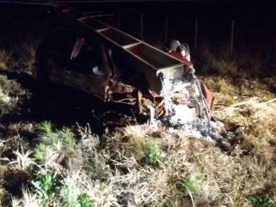 Laranjeiras: VeÃ­culo bate em poste na BR 158 e duas pessoas ficam feridas