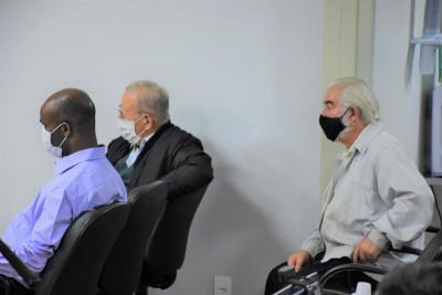 CÃ¢mara Municipal de Laranjeiras do Sul entrega MoÃ§Ã£o de Aplausos e Reconhecimento aos padres Xaverianos