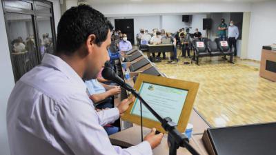 CÃ¢mara Municipal de Laranjeiras do Sul entrega MoÃ§Ã£o de Aplausos e Reconhecimento aos padres Xaverianos