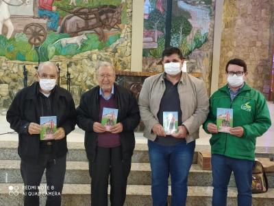 LanÃ§amento do livro sobre a vida do padre Silvano 