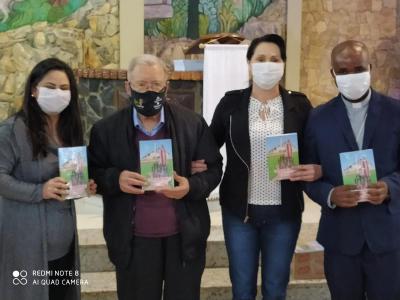 LanÃ§amento do livro sobre a vida do padre Silvano 