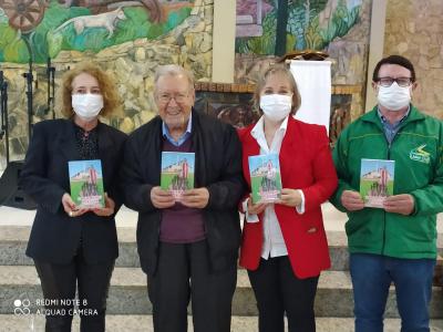 LanÃ§amento do livro sobre a vida do padre Silvano 