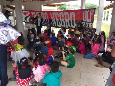  Torcida Sangue Rubro Negro e Jogadores do OperÃ¡rio do Feminino e masculino fizeram a entrega dos brinquedos da AÃ§Ã£o entre Amigos.