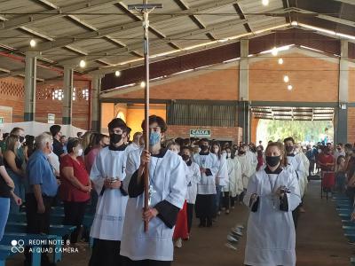 Missa das CrianÃ§as Ã© celebrada pelo bispo dom Amilton