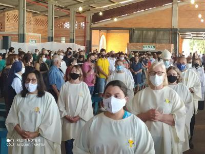 Missa das CrianÃ§as Ã© celebrada pelo bispo dom Amilton