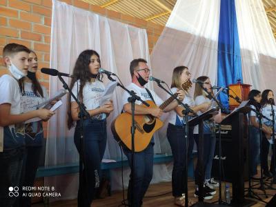 Missa das CrianÃ§as Ã© celebrada pelo bispo dom Amilton