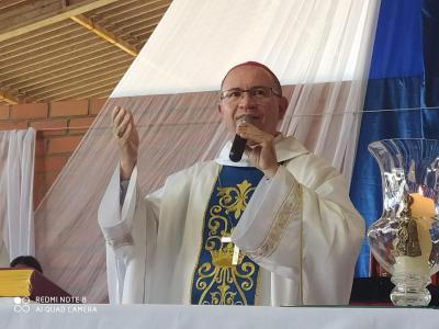 Missa das CrianÃ§as Ã© celebrada pelo bispo dom Amilton