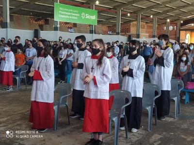 Missa das CrianÃ§as Ã© celebrada pelo bispo dom Amilton