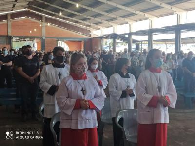 Missa das CrianÃ§as Ã© celebrada pelo bispo dom Amilton