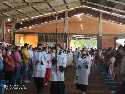 Missa das CrianÃ§as Ã© celebrada pelo bispo dom Amilton